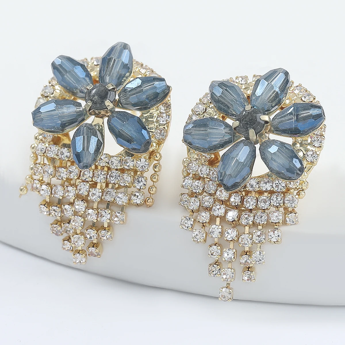 2021 Fashion Metal Acrylic Flower Tassel Earrings Campus Party Simple Stud Earrings Women's Elegant Statement Earrings
2021 Fashion Metal Acrylic Flower Tassel Earrings Campus Party Simple Stud Earrings Women's Elegant Statement Earrings