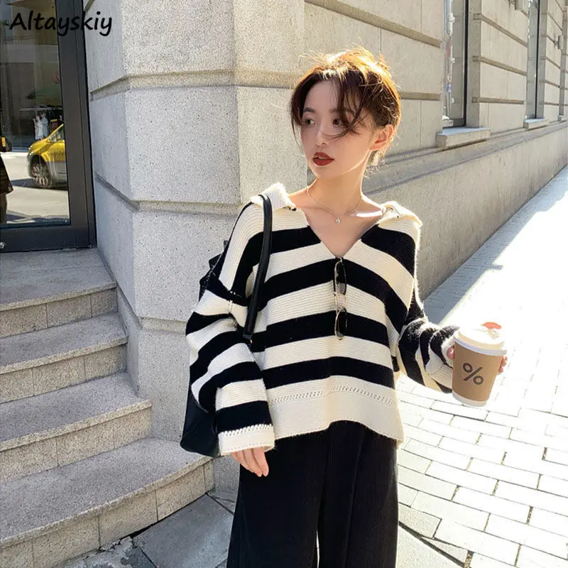 Pullovers Women Striped V-Neck Long Sleeve Comfortable Cozy Tender Knitting Leisure Lazy Loose Female Sweaters Korean Style New
Pullovers Women Striped V-Neck Long Sleeve Comfortable Cozy Tender Knitting Leisure Lazy Loose Female Sweaters Korean Style New