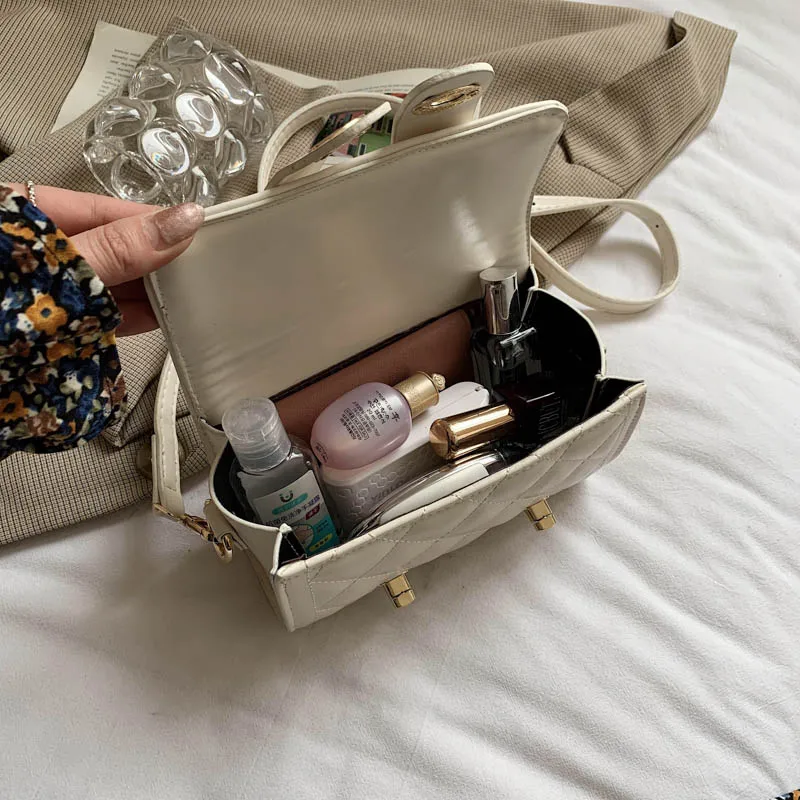 Small Boston Shoulder Bags for Women Rhombus Plaid Pattern PU Leather Flap Handbags Ladies Solid Color Trendy Messenger Bag Sac
Small Boston Shoulder Bags for Women Rhombus Plaid Pattern PU Leather Flap Handbags Ladies Solid Color Trendy Messenger Bag Sac