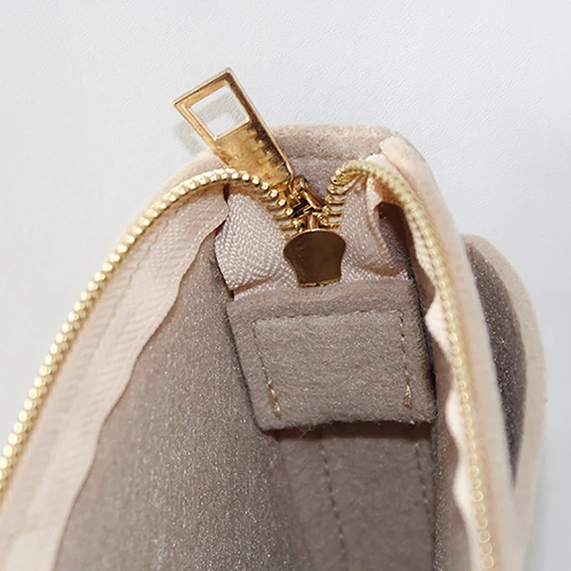 2x Makeup Bag Cosmetic Cases Felt Bag Organizer Insert Cosmetic Bags Makeup Case Travel Toiletry Bag Red M & S 
2x Makeup Bag Cosmetic Cases Felt Bag Organizer Insert Cosmetic Bags Makeup Case Travel Toiletry Bag Red M & S