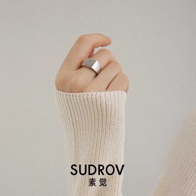 Sudrov 2020 New Sterling Silver Niche Design Simple Cold Style Ring Female Fashion Graceful Personality Index Finger Ring
Sudrov 2020 New Sterling Silver Niche Design Simple Cold Style Ring Female Fashion Graceful Personality Index Finger Ring