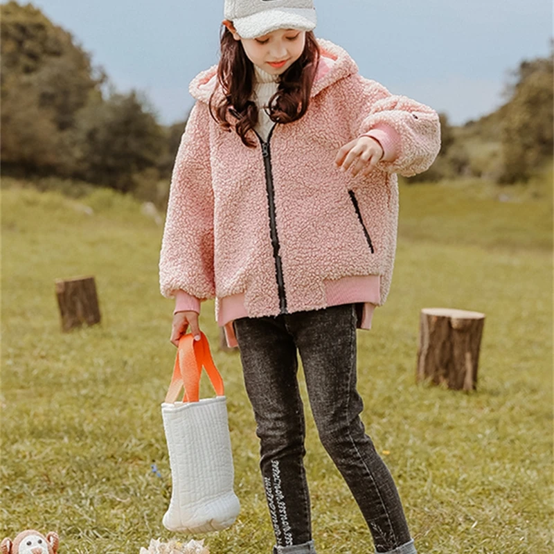 Girls' Plush Coat Autumn Winter 2020 New Style Fashionable Lamb Wool Top Children's Short Outerwear & Coats Jacket For Girls
Girls' Plush Coat Autumn Winter 2020 New Style Fashionable Lamb Wool Top Children's Short Outerwear & Coats Jacket For Girls