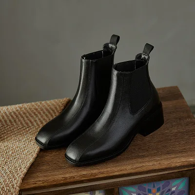 2020 Autumn/Winter Square Toe Genuine Leather White Short Ankle Boots Women's Retro All-Match Mid-Heel Short New Chelsea Boots
2020 Autumn/Winter Square Toe Genuine Leather White Short Ankle Boots Women's Retro All-Match Mid-Heel Short New Chelsea Boots
