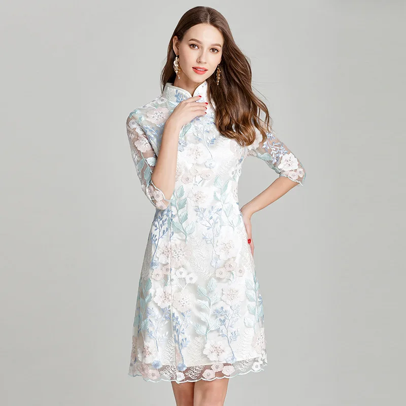 Chinese Style Summer Spring Womens Embroidery Slim 3/4 Sleeve Cheongsam Dress , Woman Female 4xl 5xl Slim Chipao Dresses
Chinese Style Summer Spring Womens Embroidery Slim 3/4 Sleeve Cheongsam Dress , Woman Female 4xl 5xl Slim Chipao Dresses