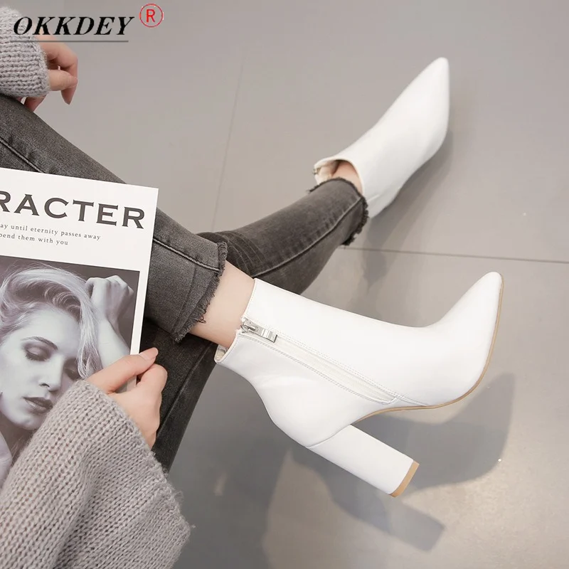 Women's Boots, Winter Boots, Chelsea Boots, High-heeled Shoes, Fashionable Pointed Toe Thick-heeled Brand Platform Ankle Boots
Women's Boots, Winter Boots, Chelsea Boots, High-heeled Shoes, Fashionable Pointed Toe Thick-heeled Brand Platform Ankle Boots