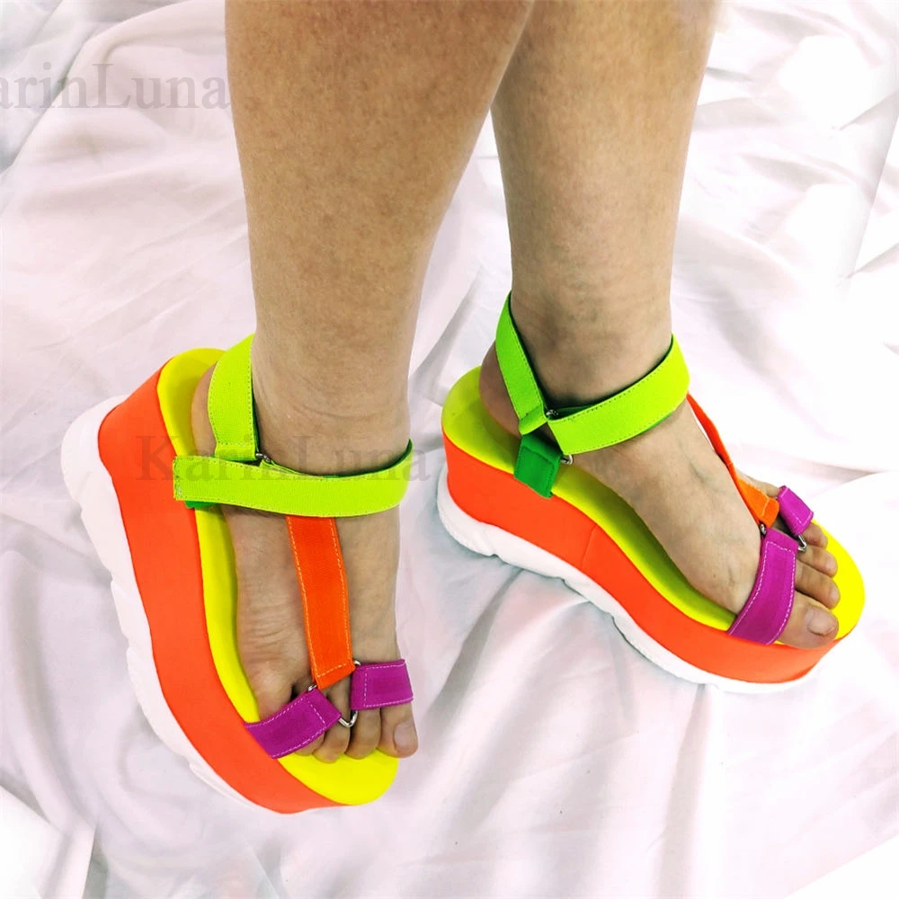 Brand Design 2021 New Chunky High Heel Black Gothic Cool Chains Punk Summer Platform Wedges Sandals Women Shoes Big Size 43
Brand Design 2021 New Chunky High Heel Black Gothic Cool Chains Punk Summer Platform Wedges Sandals Women Shoes Big Size 43