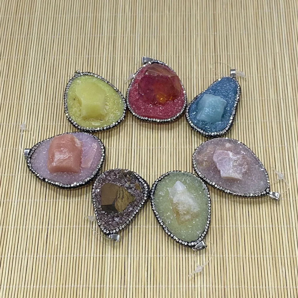 Irregular Resin, Natural Stone, Crystal Inlay, Fashion Pendant, DIY Jewelry Making, Necklace and Bracelet, Size 30x50-45x60mm
Irregular Resin, Natural Stone, Crystal Inlay, Fashion Pendant, DIY Jewelry Making, Necklace and Bracelet, Size 30x50-45x60mm