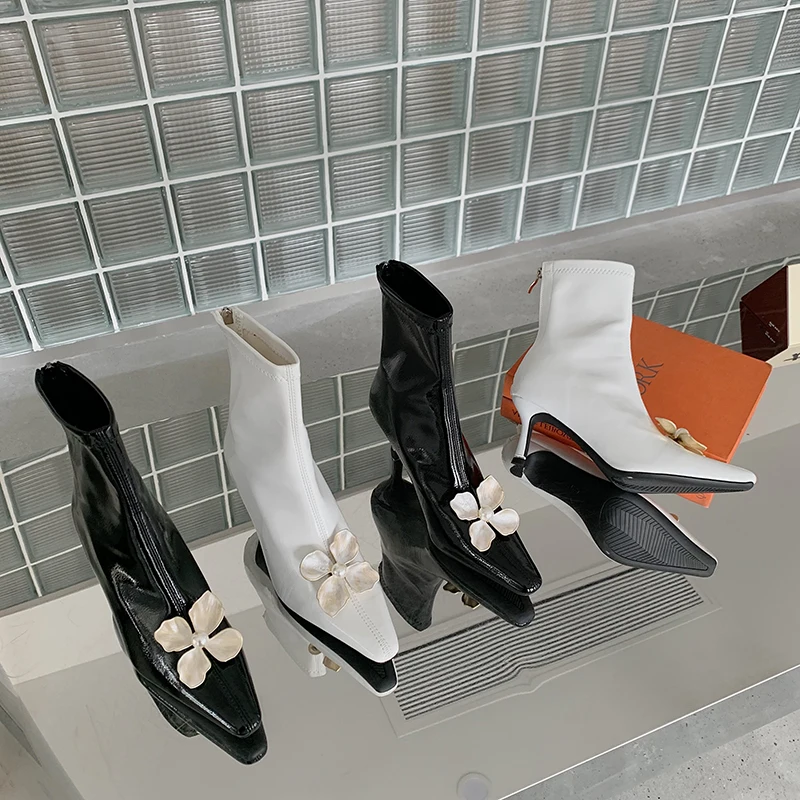 Fashion Women Sock Boots Flower Design Back Zipper Black White Thin High Heels Stretch Booties Pointed Toe Fashion Winter Autumn
Fashion Women Sock Boots Flower Design Back Zipper Black White Thin High Heels Stretch Booties Pointed Toe Fashion Winter Autumn