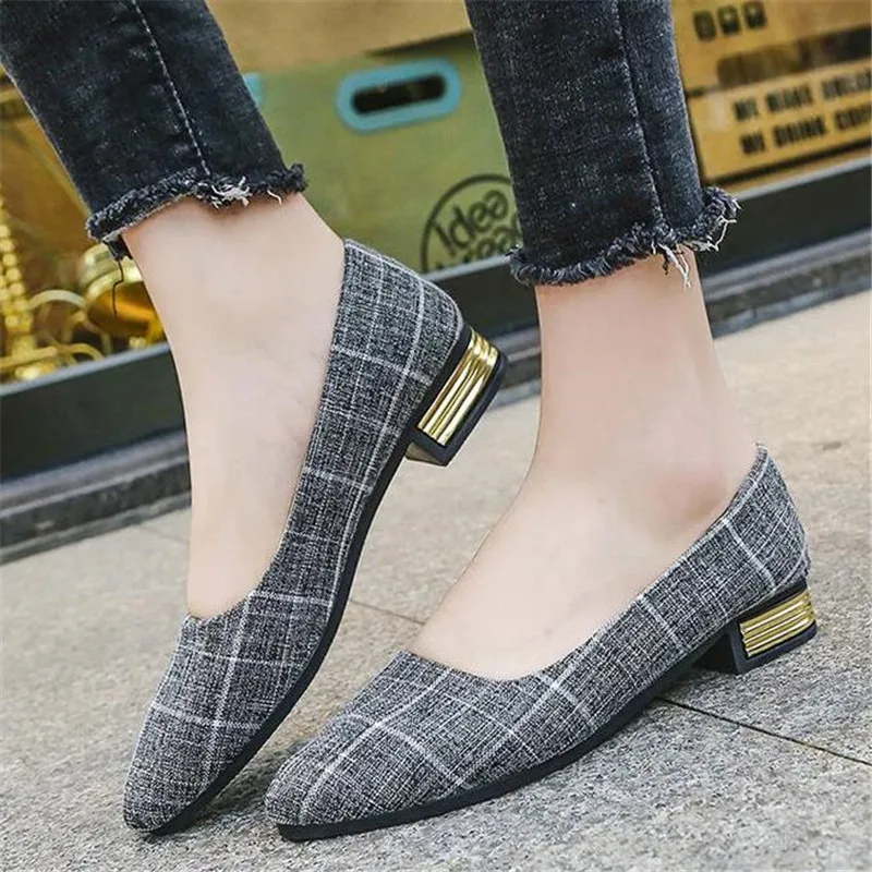 Large size women's shoes new breathable casual sports womens vulcanized shoes fashion running platform sneakers women loafers
Large size women's shoes new breathable casual sports womens vulcanized shoes fashion running platform sneakers women loafers