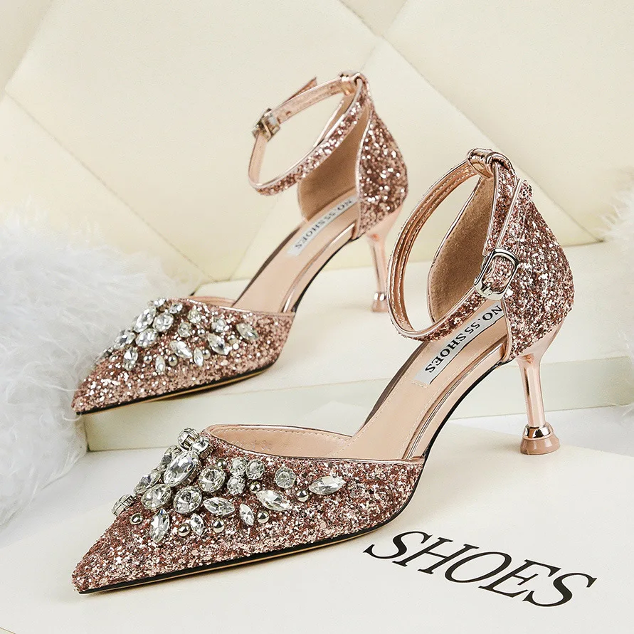6.5CM European and American sexy pointed shallow rhinestone high heels sequins word with sandals fine heel banquet shoes
6.5CM European and American sexy pointed shallow rhinestone high heels sequins word with sandals fine heel banquet shoes