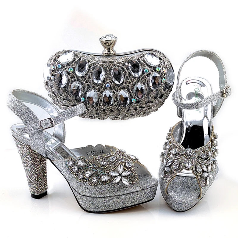 Fashion shoes and bags African Ladies Shoes And bag Shiny Beauty Crystal Shoes Matching bag Set Banquet shoes and bags
Fashion shoes and bags African Ladies Shoes And bag Shiny Beauty Crystal Shoes Matching bag Set Banquet shoes and bags