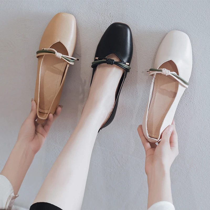 Vintage Genuine Leather Chunky Pure color Mid-Heeled Hot Women Shoes Pointed Toe Dress Sexy V Design Retro Female Shoes Zapatos
Vintage Genuine Leather Chunky Pure color Mid-Heeled Hot Women Shoes Pointed Toe Dress Sexy V Design Retro Female Shoes Zapatos