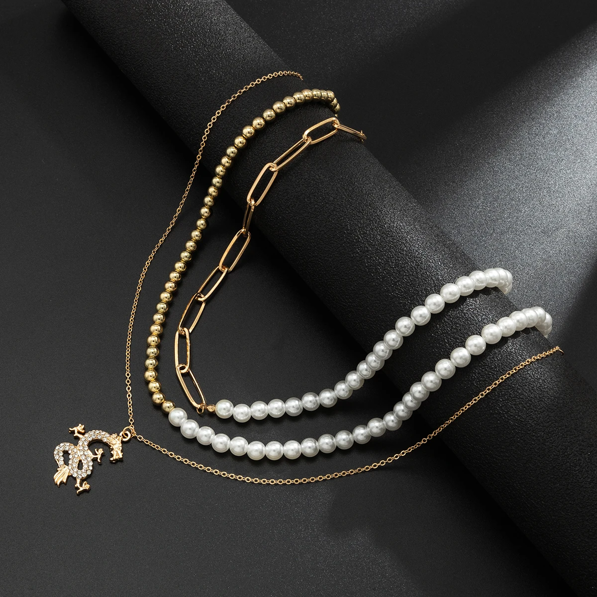 Full Rhinestone Dragon Pendant Vintage Punk Simulated Pearls Plastic Beaded Chain Choker Necklace For Women Men Jewelry Set
Full Rhinestone Dragon Pendant Vintage Punk Simulated Pearls Plastic Beaded Chain Choker Necklace For Women Men Jewelry Set