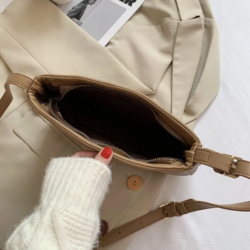 Women Shoulder Bag PU Leather Ladies Chain Shoulder Messenger Bag Chain Ladies Vintage Multi-Pocket Crossbody Handbag
Women Shoulder Bag PU Leather Ladies Chain Shoulder Messenger Bag Chain Ladies Vintage Multi-Pocket Crossbody Handbag