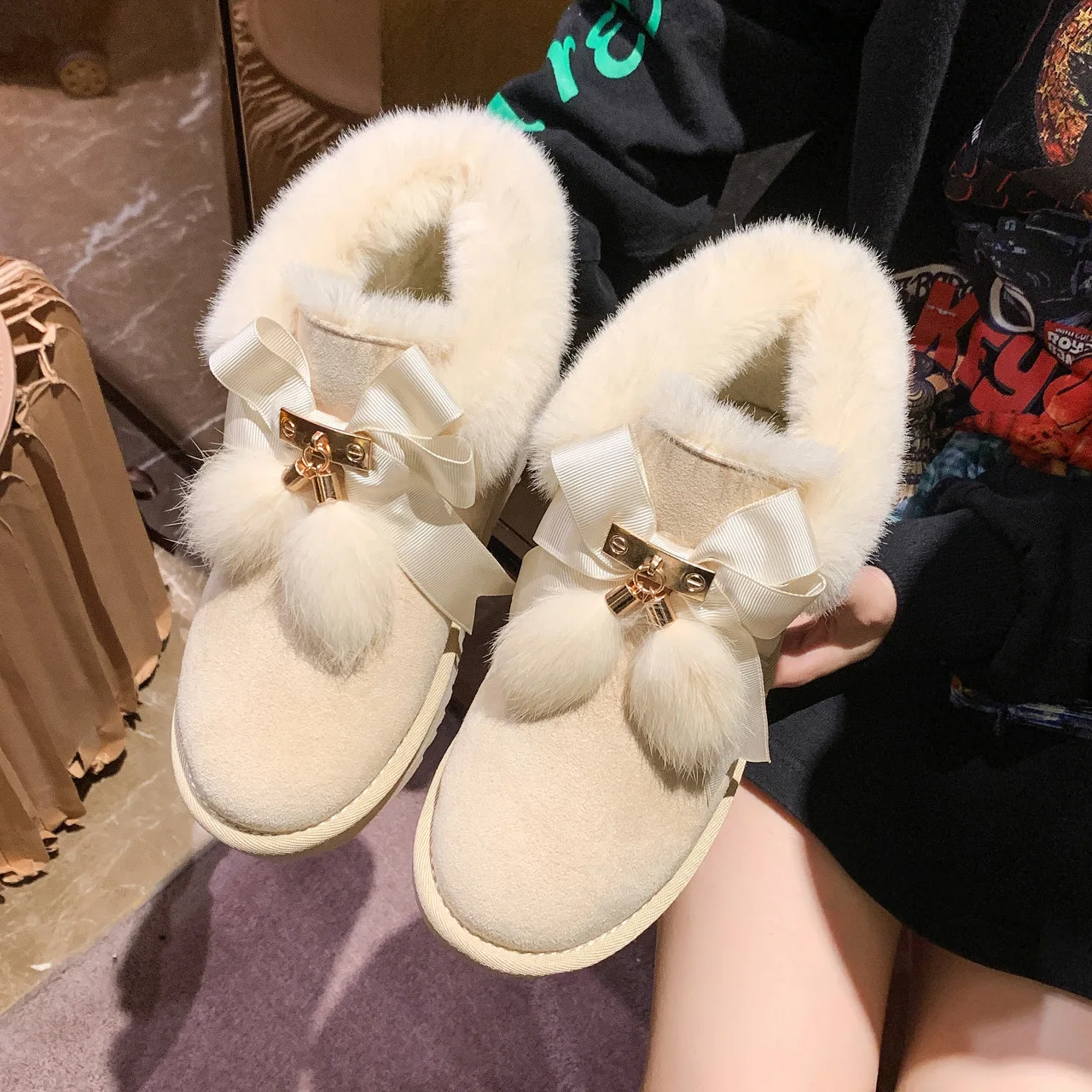 Women's Shoes
Women's Shoes