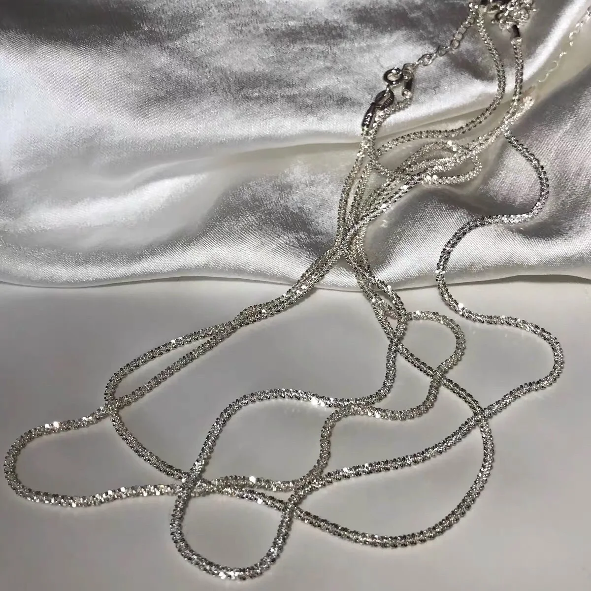 Cute Moon Pendant Necklaces For Women Choker Shiny Zircon Simplicity Geometric Pendant Necklace Simple Jewelry Party Gift
Cute Moon Pendant Necklaces For Women Choker Shiny Zircon Simplicity Geometric Pendant Necklace Simple Jewelry Party Gift