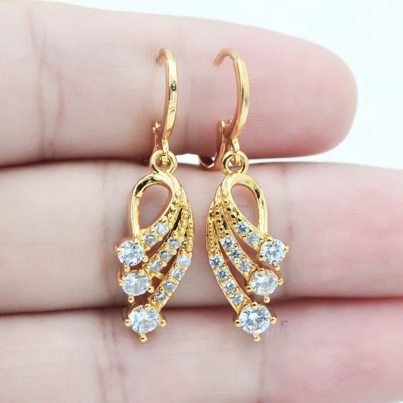 Wings Zircon Earrings for Women Simple AAA Cubic Zirconia stud Earrings Vintage Fashion Gold Color Crystal Stone Wedding Jewelry
Wings Zircon Earrings for Women Simple AAA Cubic Zirconia stud Earrings Vintage Fashion Gold Color Crystal Stone Wedding Jewelry