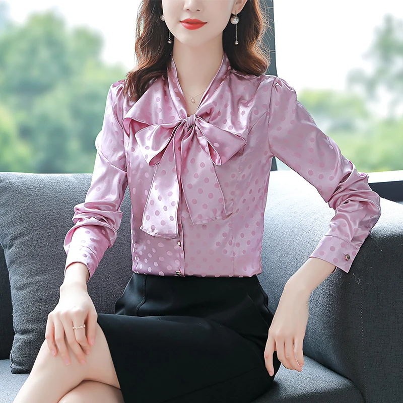 Tops for Women Fashion Elegant Plus Size 2021 Autumn New Satin Jacquard Shirt Women Long-sleeved V-neck Bow Top Commuter
Tops for Women Fashion Elegant Plus Size 2021 Autumn New Satin Jacquard Shirt Women Long-sleeved V-neck Bow Top Commuter