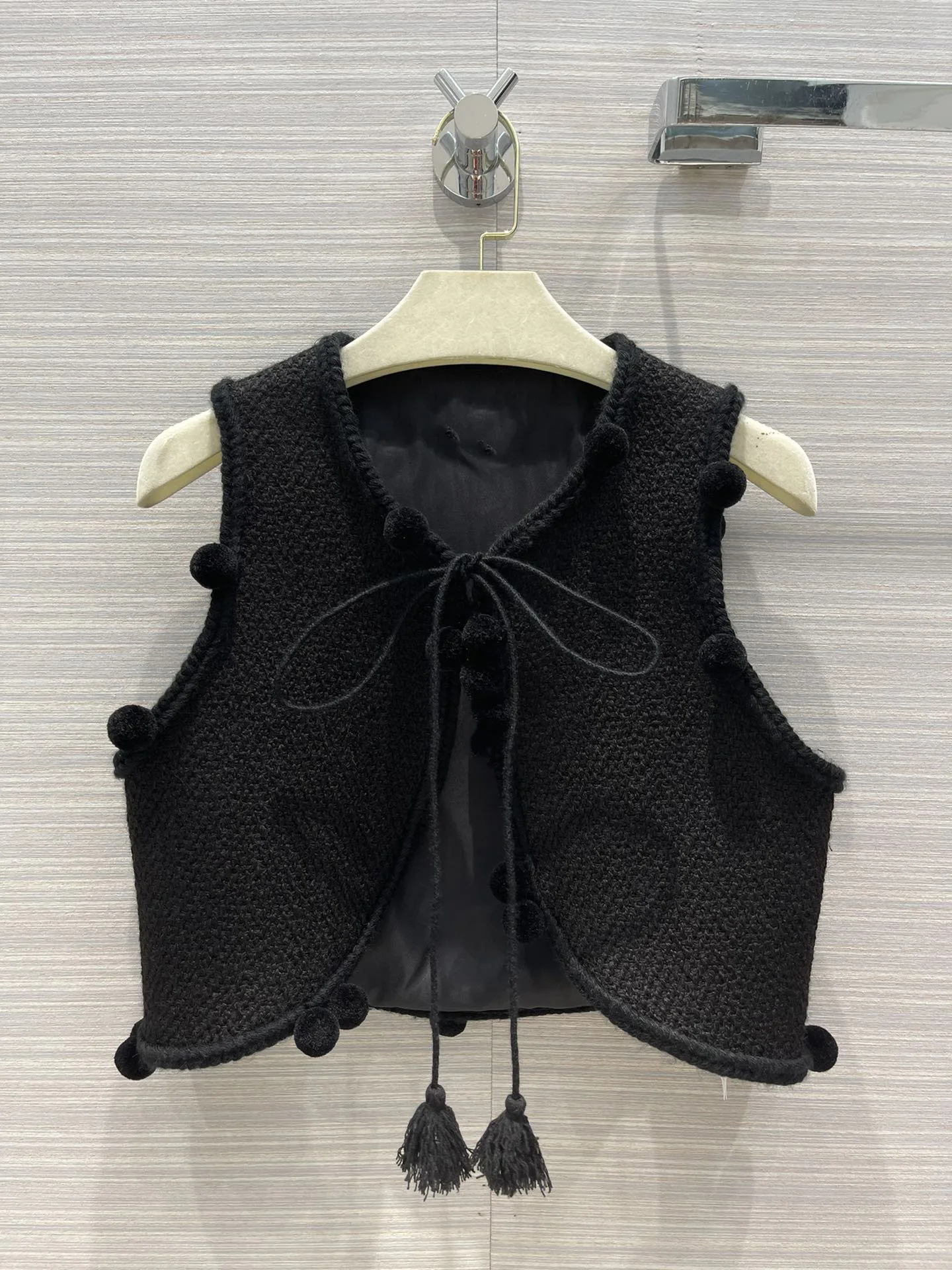 New Ladies High 2021 Quality Fashion Sleeveless V-neck Bow Wool Ball Sheepskin Vest 0311
New Ladies High 2021 Quality Fashion Sleeveless V-neck Bow Wool Ball Sheepskin Vest 0311