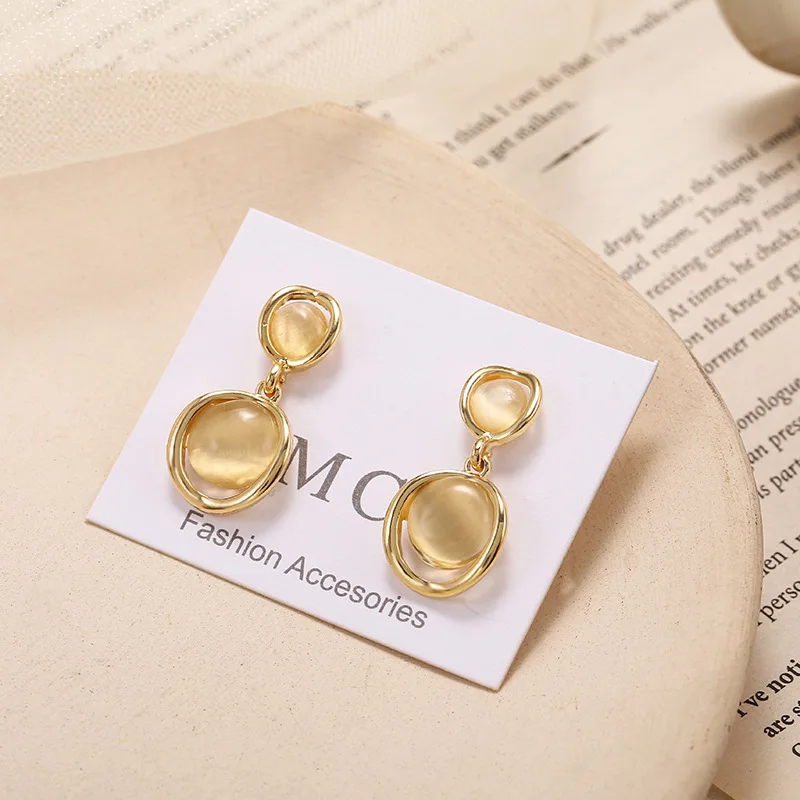 2021 stylish simple elegant retro opal round S925 silver needle earrings for women
2021 stylish simple elegant retro opal round S925 silver needle earrings for women