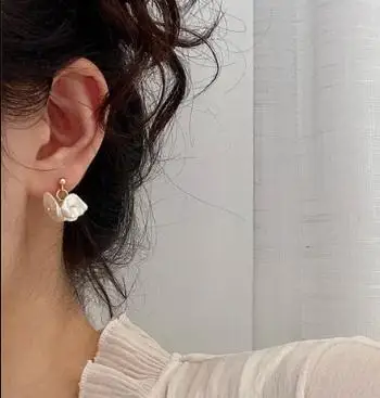 New Arrival Favorite Unique Pearl Earrings White Color Baroque Freshwater Pearls 3pcs Flower Fine Jewelry Charming Lady Gift
New Arrival Favorite Unique Pearl Earrings White Color Baroque Freshwater Pearls 3pcs Flower Fine Jewelry Charming Lady Gift