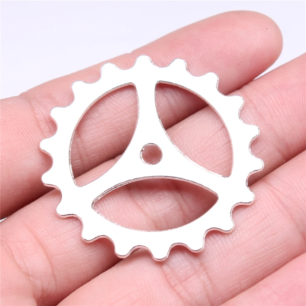 

WYSIWYG 4pcs 40mm Gear Steampunk Charms Pendant DIY Jewelry Findings 2 Colors Antique Silver Color Antique Bronze Tone