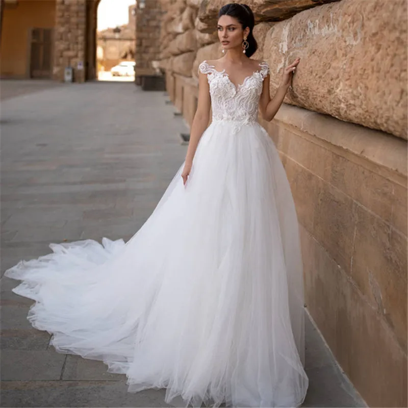 

Scoop Neck Lace Appliques Garden Wedding Dresses Tulle White Bridal Gowns Custom Online Vestidos De Mariee Fashionable