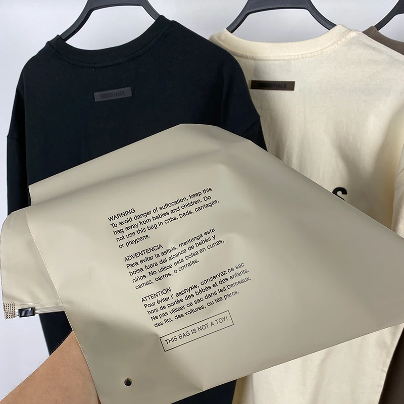Men's Short-sleeved Loose T-shirt with Letter Print Shirt and Rubber Back Oversized 2021 New 
Men's Short-sleeved Loose T-shirt with Letter Print Shirt and Rubber Back Oversized 2021 New