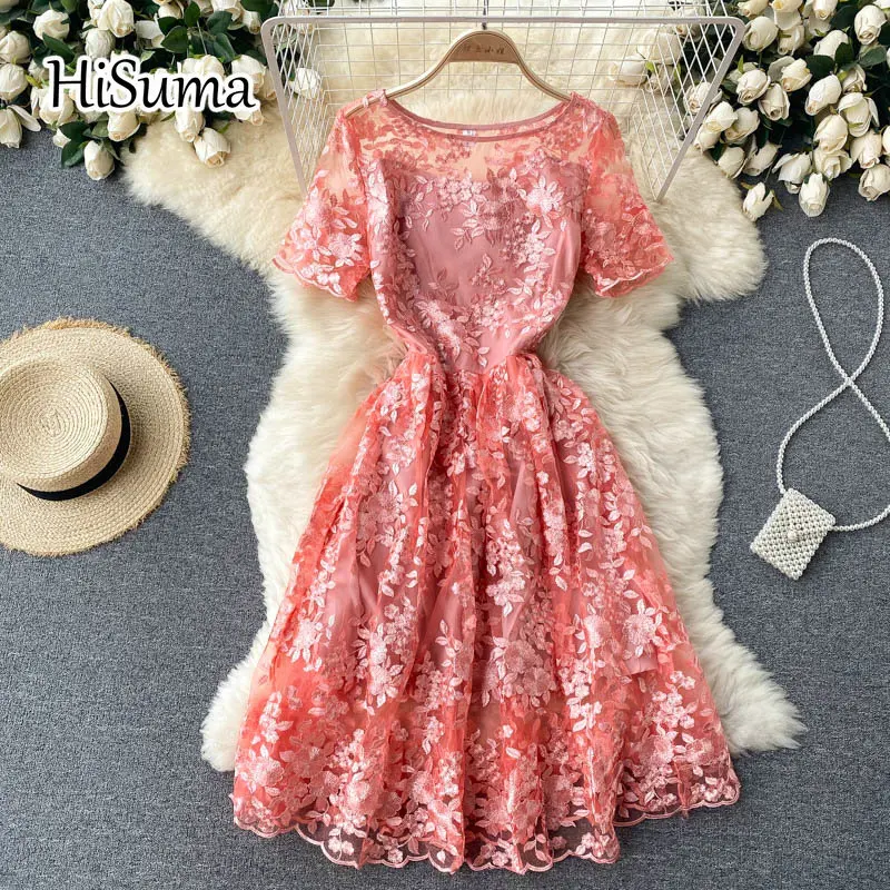 2021 summer new women retro O-neck embroidered short sleeve gauze A-line dress female Chic elegant waist mesh lace party dresses
2021 summer new women retro O-neck embroidered short sleeve gauze A-line dress female Chic elegant waist mesh lace party dresses