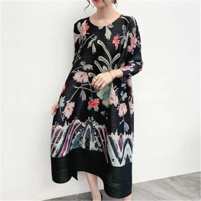 2021 spring new arrival Miyake pleated women's dress loose large size fashionable and comfortable geometric abstract printing
2021 spring new arrival Miyake pleated women's dress loose large size fashionable and comfortable geometric abstract printing