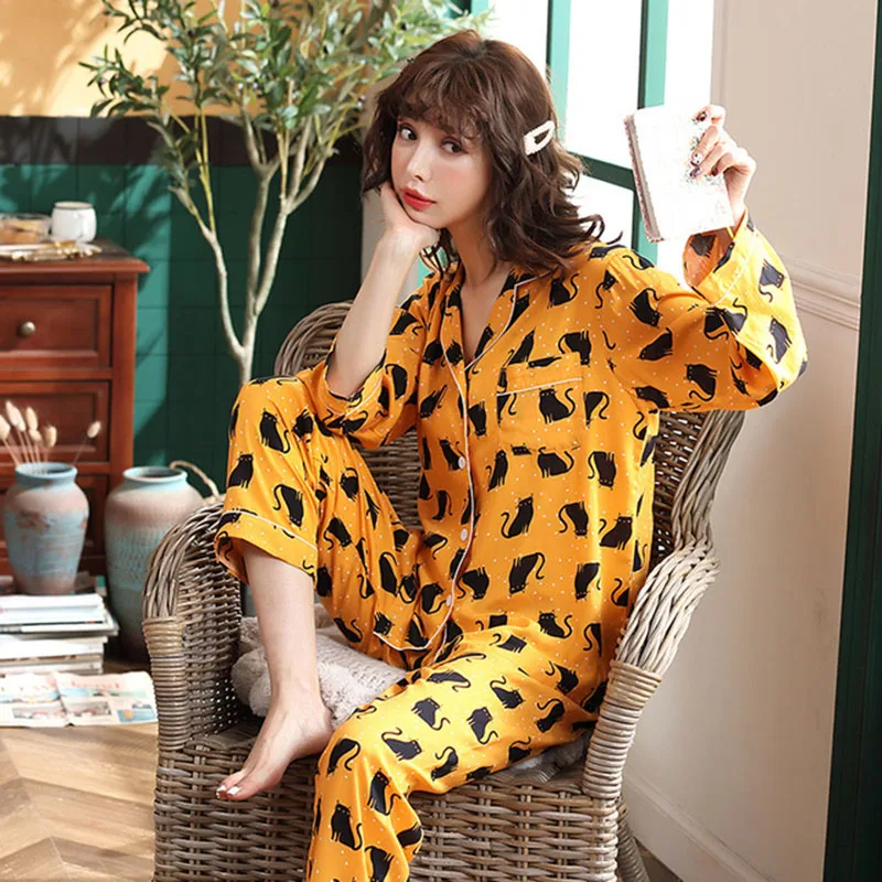 Autumn Women's Pajamas Sets with Flower Print Fashion Luxury Female Cotton Two Pieces Shirts + Pants Nighties Sleepwear
Autumn Women's Pajamas Sets with Flower Print Fashion Luxury Female Cotton Two Pieces Shirts + Pants Nighties Sleepwear
