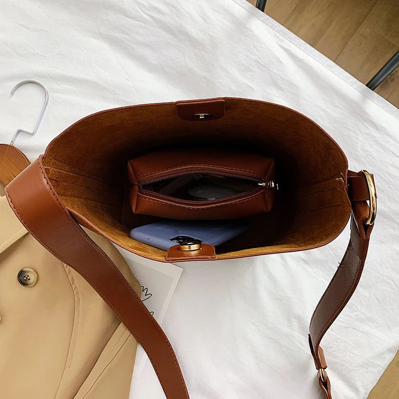 2020 New Ladies Shoulder Bag Set Different Size Bags High Quality Leather Messenger Bag Portable Female Satchel Bags Thread Sac
2020 New Ladies Shoulder Bag Set Different Size Bags High Quality Leather Messenger Bag Portable Female Satchel Bags Thread Sac