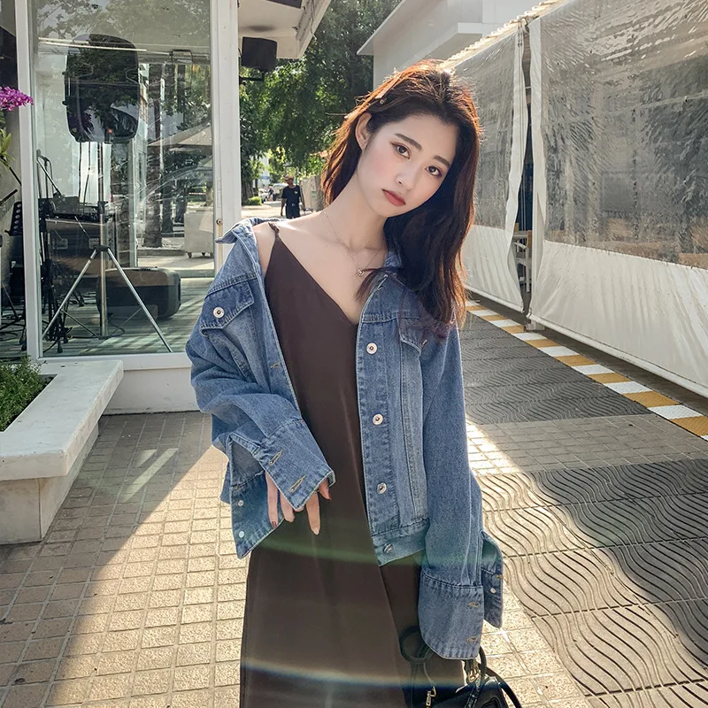 GoneGoing 2020 New Women Solid Color Blue Korean Loose Denim Jacket Simple Comfortable All matched Jeans Coats 0813
GoneGoing 2020 New Women Solid Color Blue Korean Loose Denim Jacket Simple Comfortable All matched Jeans Coats 0813