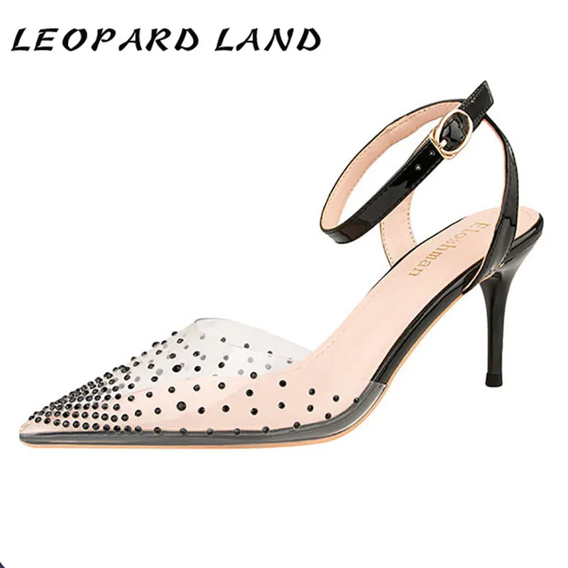 Леопардовые туфли с острым носком на тонком высоком каблуке с закрытым носком; Прозрачные женские сандалии с прозрачными ремешками и вырез...
Леопардовые туфли с острым носком на тонком высоком каблуке с закрытым носком; Прозрачные женские сандалии с прозрачными ремешками и вырез...