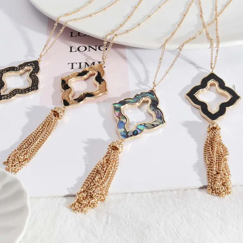 Chic Clover Flower Pendant Necklace Long Tassel Abalone Snakeskin Pendant Necklace for Women Boutique Jewelry Wholesale
Chic Clover Flower Pendant Necklace Long Tassel Abalone Snakeskin Pendant Necklace for Women Boutique Jewelry Wholesale