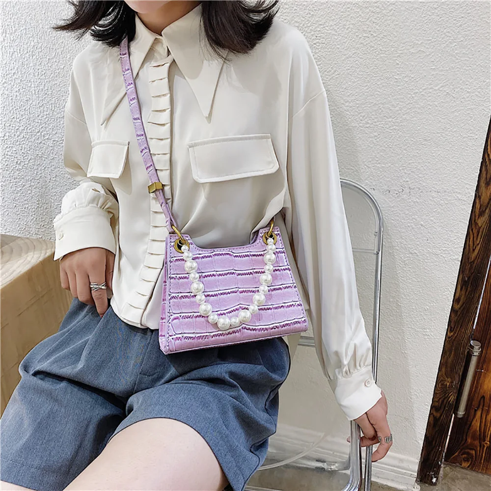 ANOKHOGI 2020 Alligator Print Colorful Female Shoulder Bag Fashion Korean Style Pearl Handbag ZX52 
ANOKHOGI 2020 Alligator Print Colorful Female Shoulder Bag Fashion Korean Style Pearl Handbag ZX52