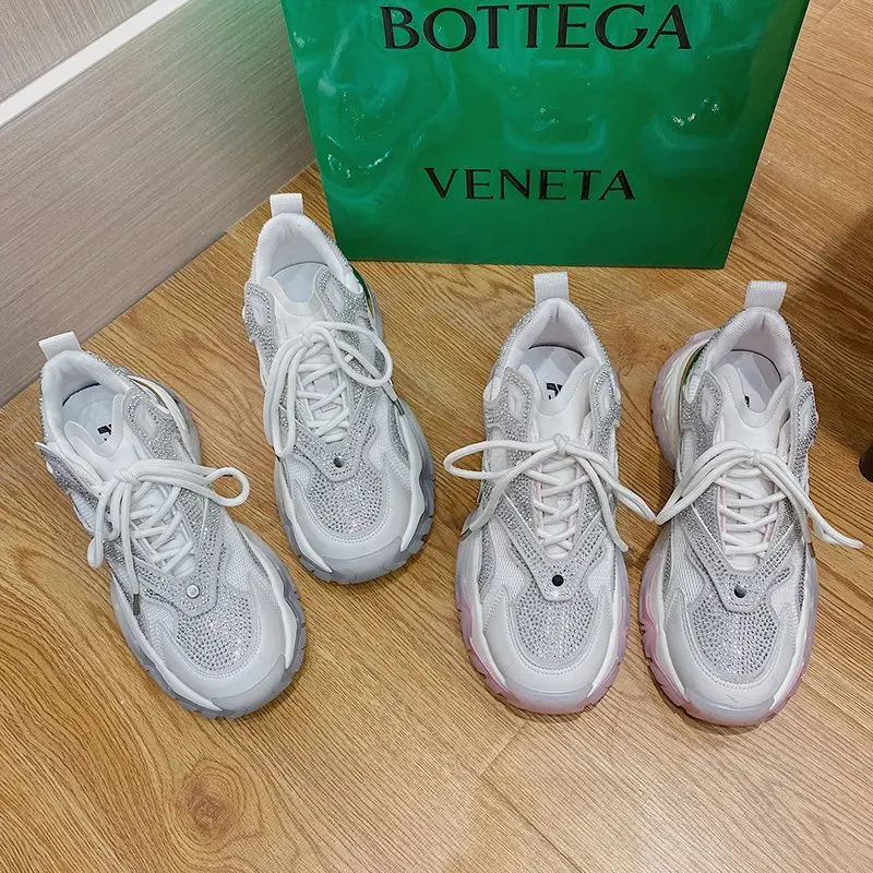 Женские кроссовки на платформе, осенние кроссовки на шнуровке, на вулканизированной подошве, со стразами, 2021
Женские кроссовки на платформе, осенние кроссовки на шнуровке, на вулканизированной подошве, со стразами, 2021