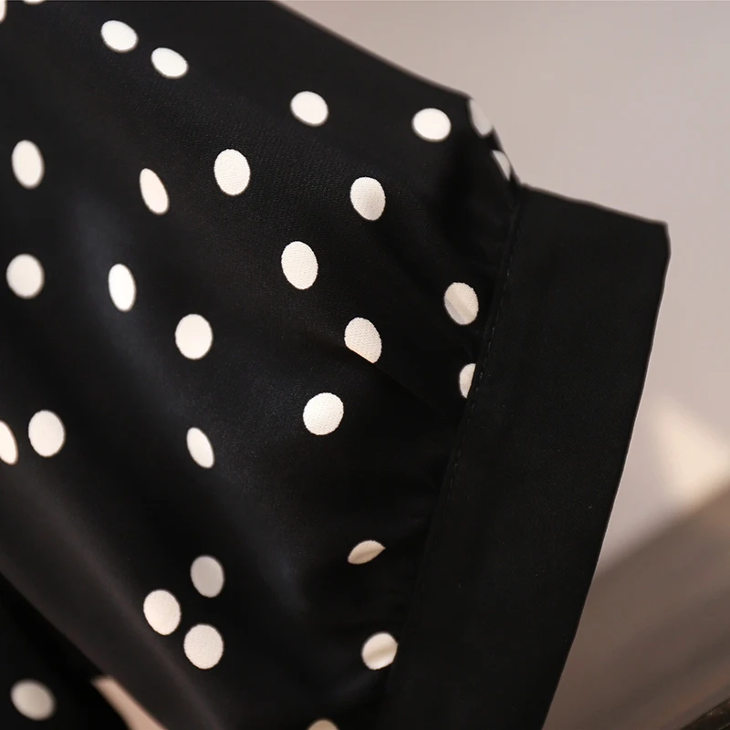 5XL Plus Size Women Elegant Asymmetric Dress Summer 2021 Fashion V-neck Short Sleeve Patchwork Polka Dot Shirt Dresses Black
5XL Plus Size Women Elegant Asymmetric Dress Summer 2021 Fashion V-neck Short Sleeve Patchwork Polka Dot Shirt Dresses Black