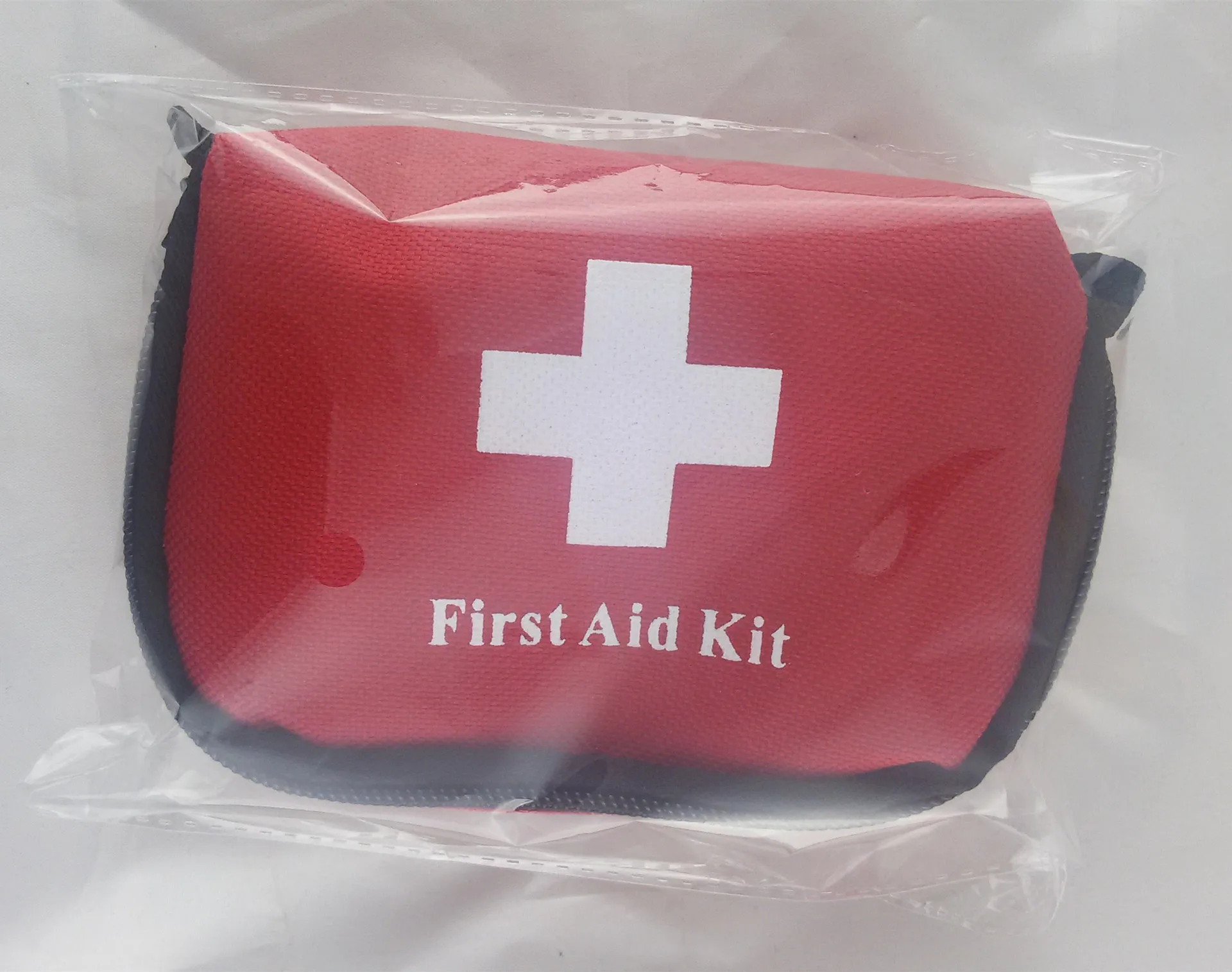 Hot Sale Portable Travel First Aid Kit Outdoor Camping Emergency Medical Bag Bandage Band Aid Survival Kits
Hot Sale Portable Travel First Aid Kit Outdoor Camping Emergency Medical Bag Bandage Band Aid Survival Kits