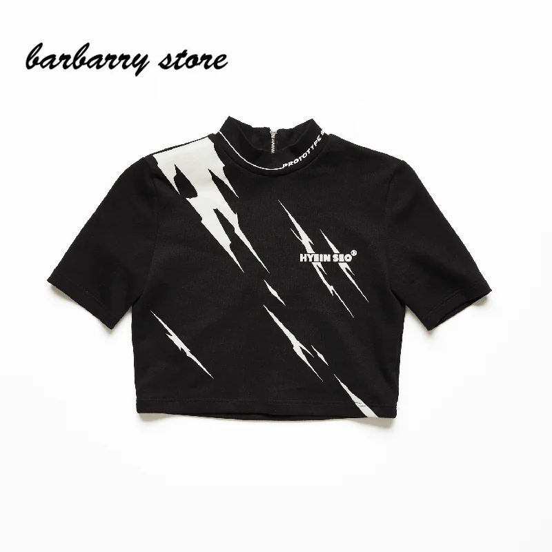 2021 summer niche body reflective lightning print flash blind short T-shirt tight open umbilical short-sleeved top women's tide
2021 summer niche body reflective lightning print flash blind short T-shirt tight open umbilical short-sleeved top women's tide
