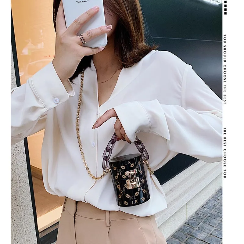 Мини высокое качество прозрачные женские сумки из натуральной кожи роскошные Дизайнерские Сумка толстая цепь, сумка в руку, для груза, женс...
Мини высокое качество прозрачные женские сумки из натуральной кожи роскошные Дизайнерские Сумка толстая цепь, сумка в руку, для груза, женс...