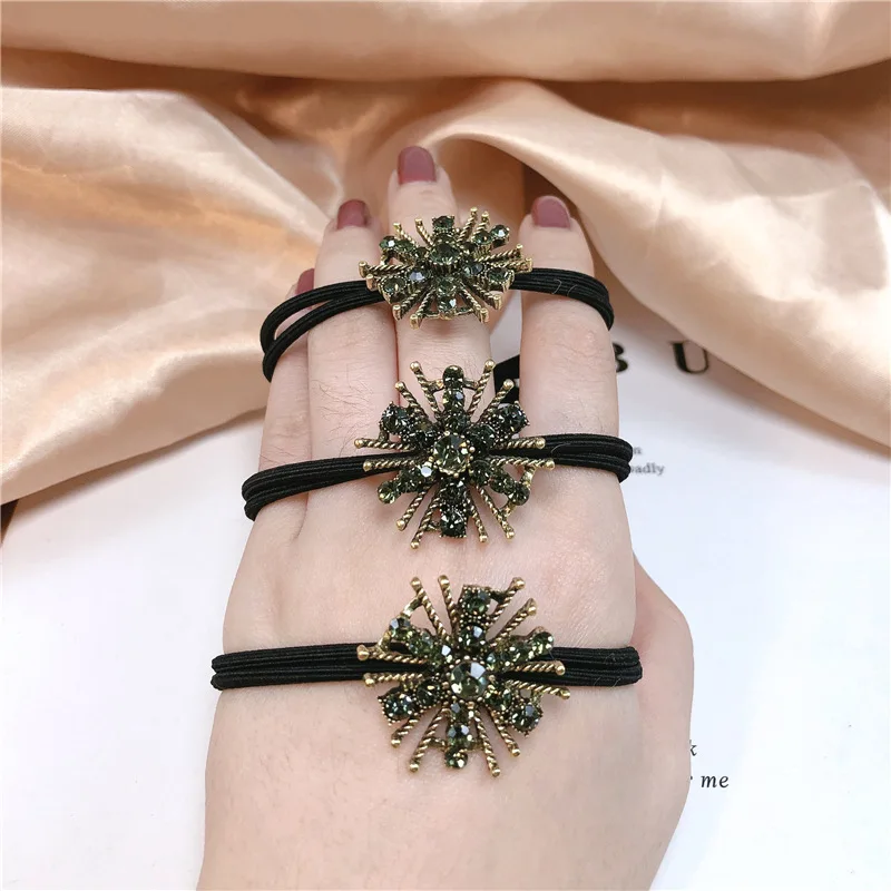 2PCS/Set Korean Elegant Women Snowflake Hair Elastic Rubber Hair Tie Scrunchie Ponytail Holder Band Hair Jewelry Accessories
2PCS/Set Korean Elegant Women Snowflake Hair Elastic Rubber Hair Tie Scrunchie Ponytail Holder Band Hair Jewelry Accessories