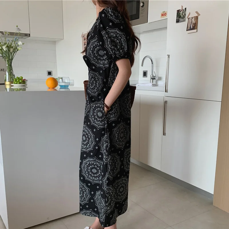 One-Piece Dress Vintage Print Single-Breasted Women Long Dress Korean Fashion Short Sleeve 2021 Summer New Robe Dresses Female
One-Piece Dress Vintage Print Single-Breasted Women Long Dress Korean Fashion Short Sleeve 2021 Summer New Robe Dresses Female