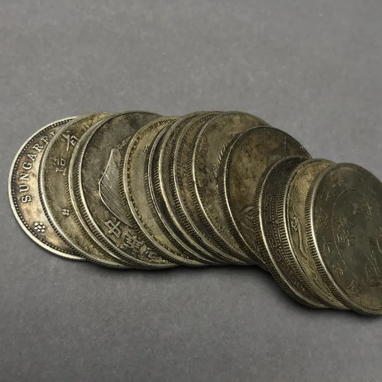 LAOJUNLU Imitation Antique Silver Dollar Eighteen Years Of The Old Chinese Old Models Sun YatSen Three Sailboats
LAOJUNLU Imitation Antique Silver Dollar Eighteen Years Of The Old Chinese Old Models Sun YatSen Three Sailboats