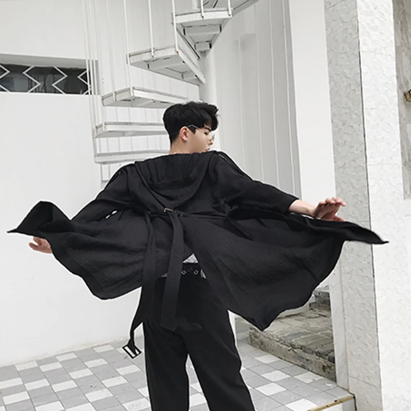 Summer new fashion silk falling shoulder ribbon thin windbreaker men's design with long sleeves and wide casual sunscreen jacket
Summer new fashion silk falling shoulder ribbon thin windbreaker men's design with long sleeves and wide casual sunscreen jacket