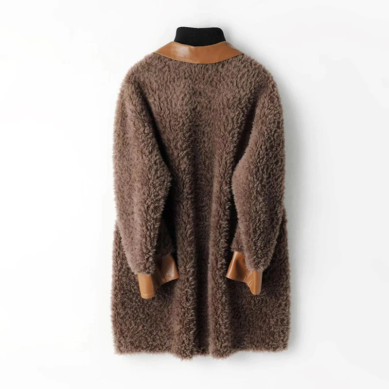 wool coat winter 100%real and autumn turn-down collar leather jacket 2021 new fashion sheep fur parka long sleeves warm clothing
wool coat winter 100%real and autumn turn-down collar leather jacket 2021 new fashion sheep fur parka long sleeves warm clothing