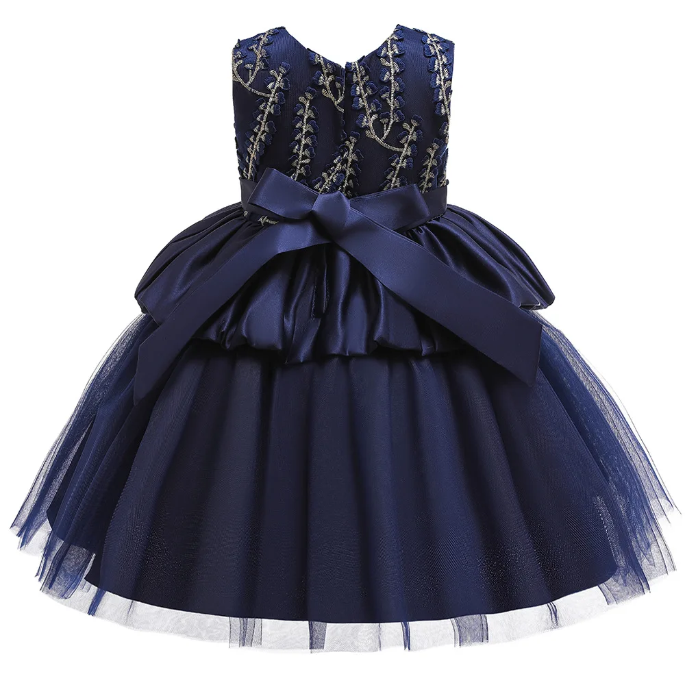 The new children's dress embroidered with a small bow princess skirt mesh pontoon skirt cake skirt satin evening dress girl wear
The new children's dress embroidered with a small bow princess skirt mesh pontoon skirt cake skirt satin evening dress girl wear