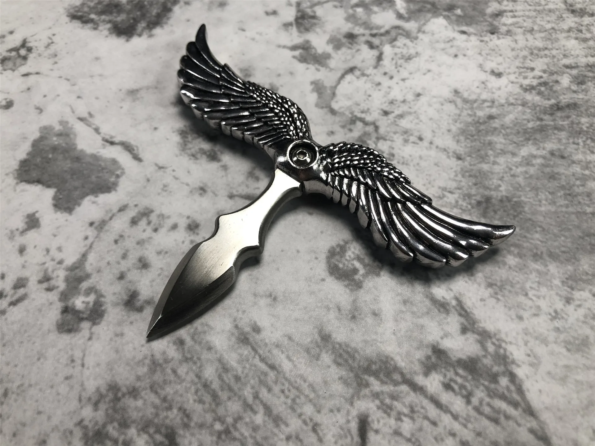Eagle wing Tea Knife Hand Spike Tool with Holster Opener Personal Security Supplies Outdoor Self Defense Tool Creative Gifts
Eagle wing Tea Knife Hand Spike Tool with Holster Opener Personal Security Supplies Outdoor Self Defense Tool Creative Gifts
