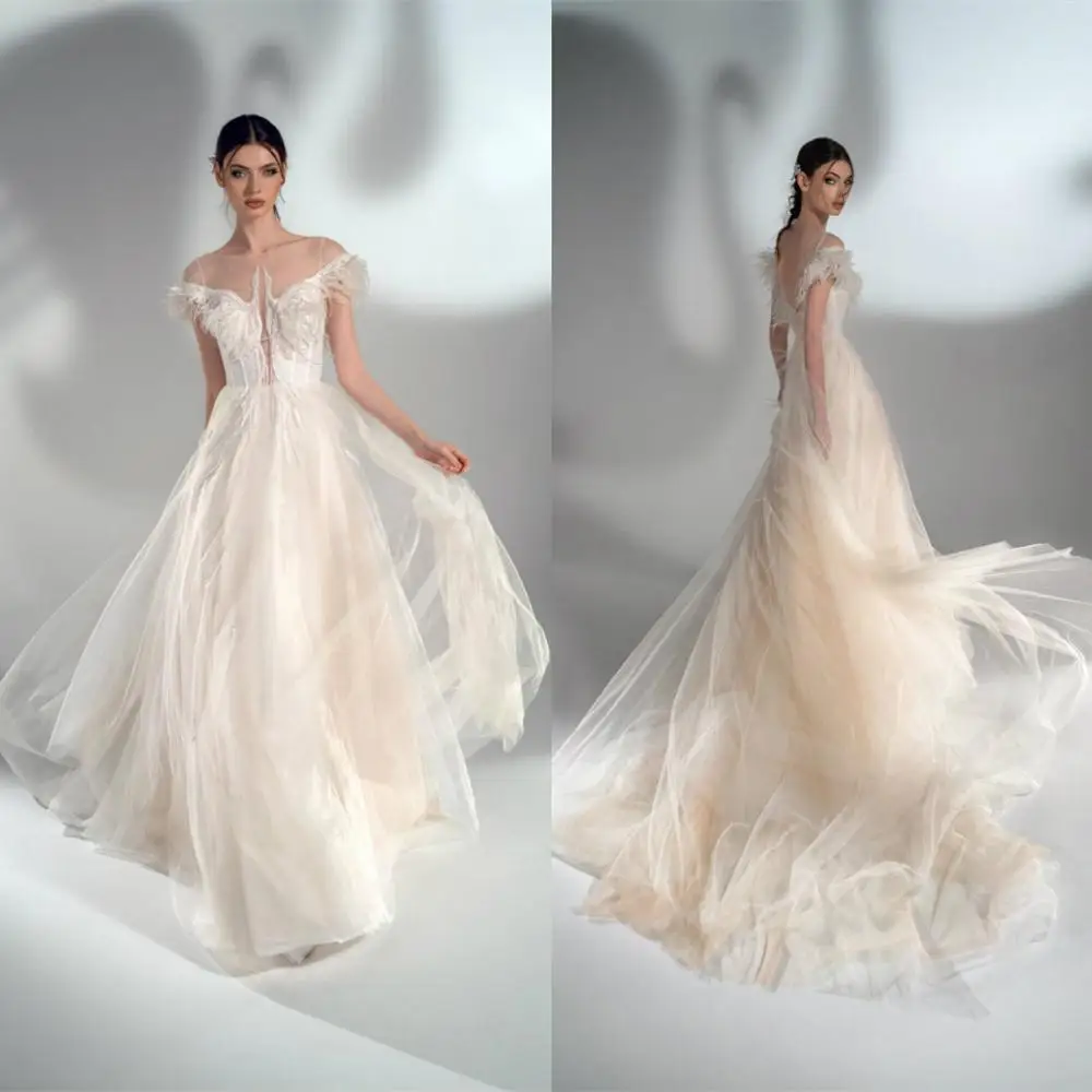 2021 Lace Wedding Dresses Capped Sleeve Applique Feather A Line Bridal Gowns Custom Made Sexy Backless Sweep Train Wedding Dress
2021 Lace Wedding Dresses Capped Sleeve Applique Feather A Line Bridal Gowns Custom Made Sexy Backless Sweep Train Wedding Dress