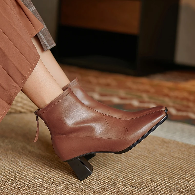 2021 New Retro Ankle Boots for Women Square Toe Fashion Shoes Warm Winter Short Boots Zipper Square Heels Comfortable Lady Shoes
2021 New Retro Ankle Boots for Women Square Toe Fashion Shoes Warm Winter Short Boots Zipper Square Heels Comfortable Lady Shoes